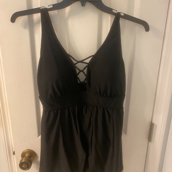 Black 1 Piece Swimsuit w/ Built in Skirt Size 14 - Picture 2 of 13